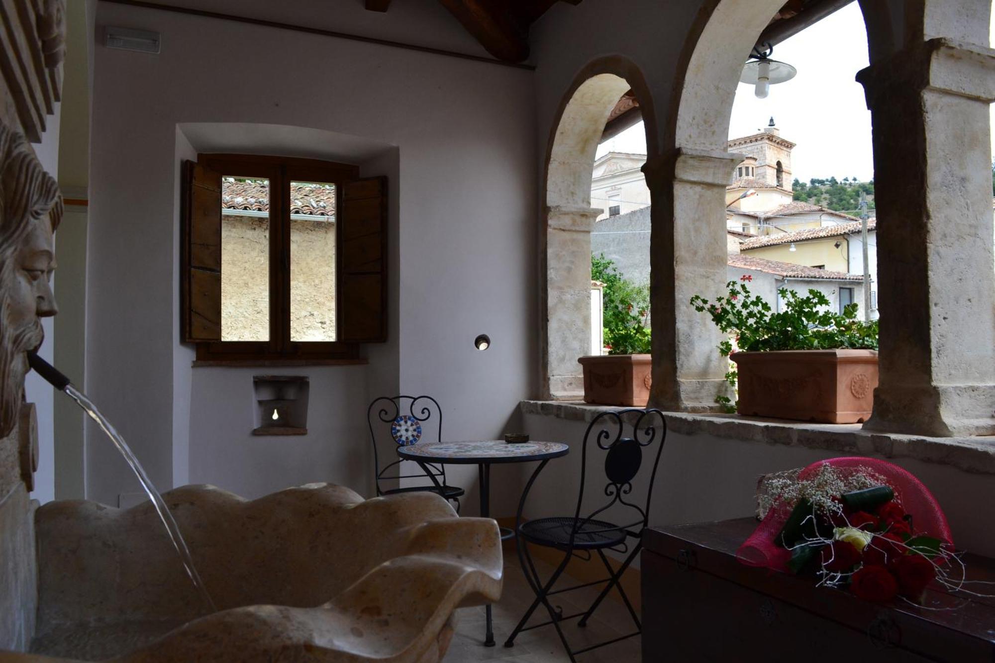 B&B Palazzo La Loggia Barisciano Exterior foto