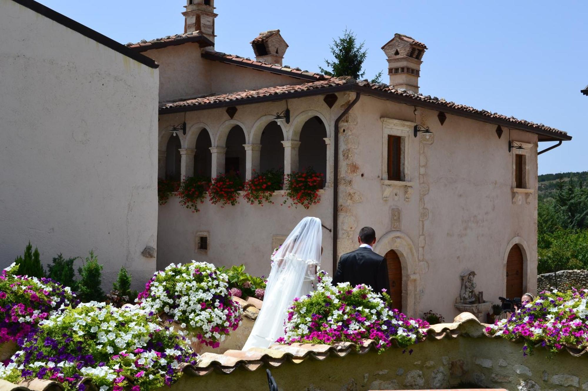 B&B Palazzo La Loggia Barisciano Exterior foto